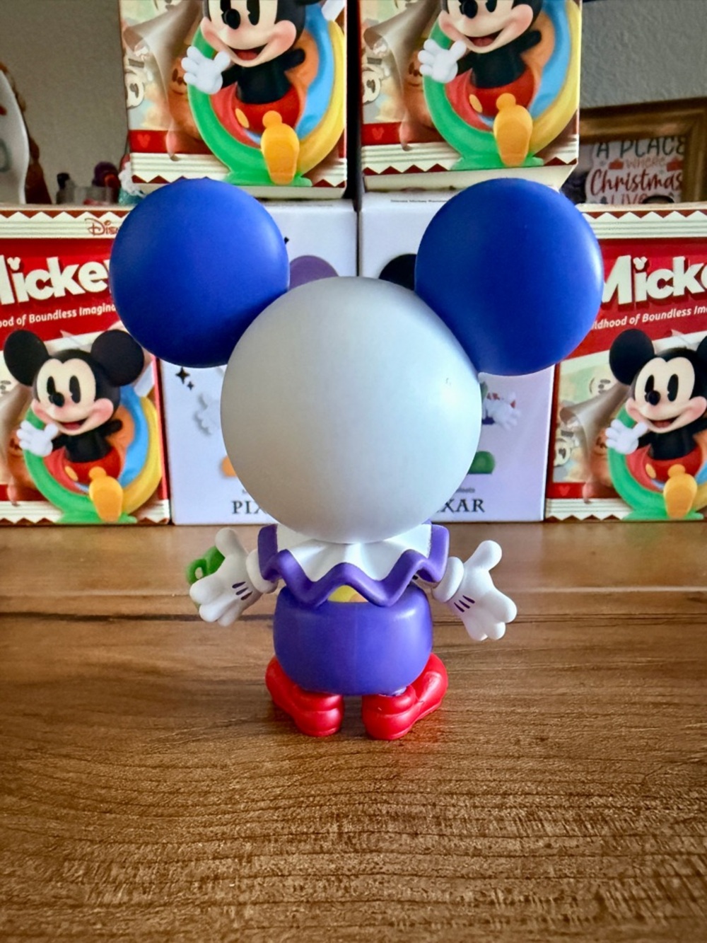 Pop Mart Disney Mickey Meets Pixar - Chuckles - Picture 4 of 9